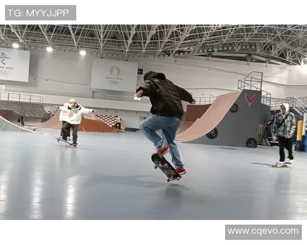 南京极限运动队在滑板精英赛中的默契配合与精彩表现分析